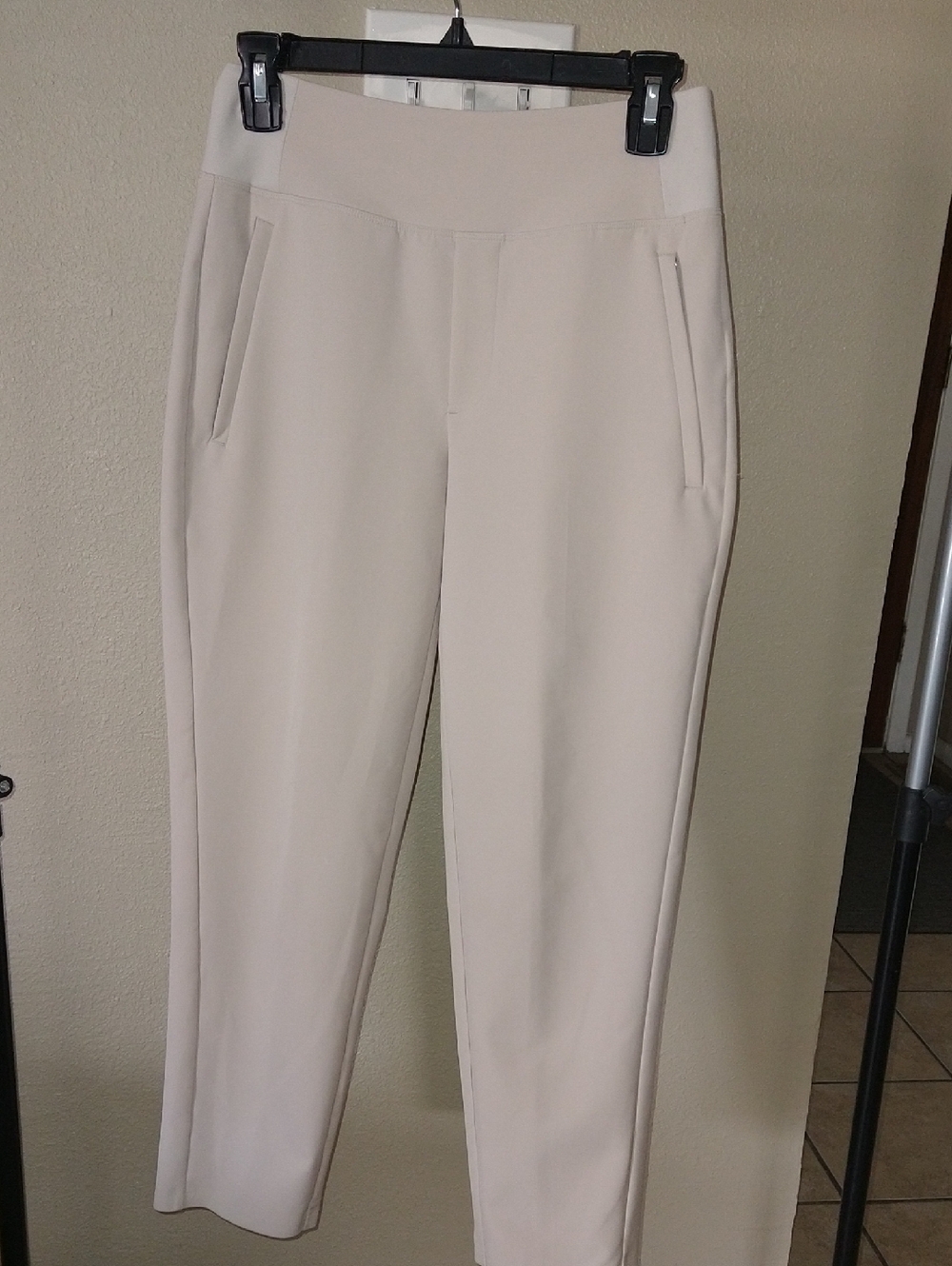 NWOT Athleta Cream Straight-Leg Ponte Pants